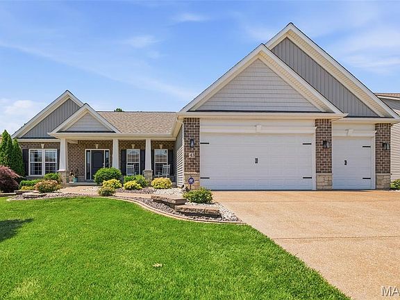 3rd image of 43 Deerfield Ct
