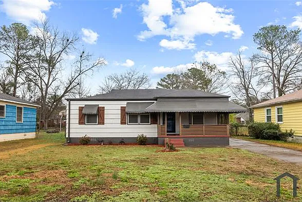 3 bed, 1029 sqft, $1,275 — Photo 2