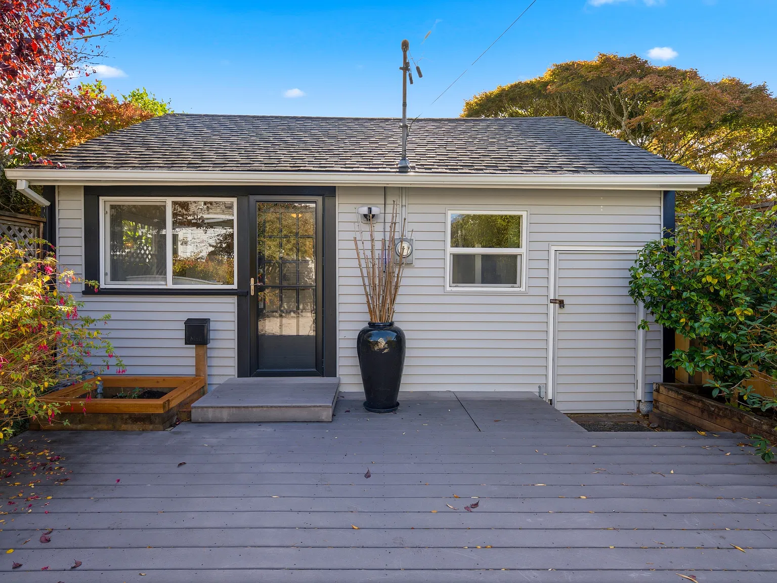 3 bed, 400 sqft, $1,800 — Photo 1