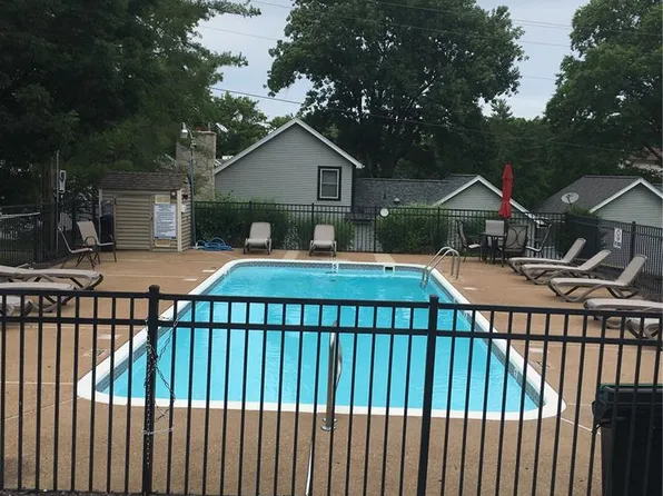 16180 Lea Oak Ct, Chesterfield, MO 63017
