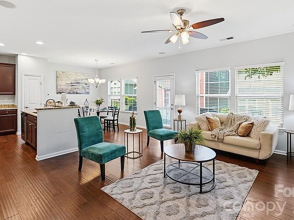 4th image of 2450 Alyssa Ln