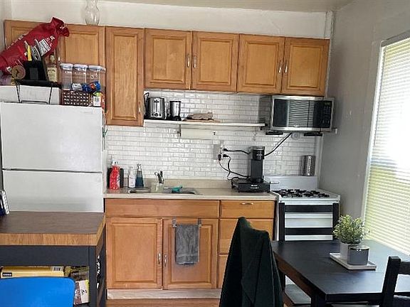 3rd image of 76 Benson St Floor 2