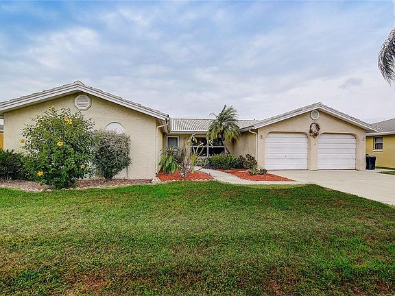 3rd image of 1125 Rushmore Dr
