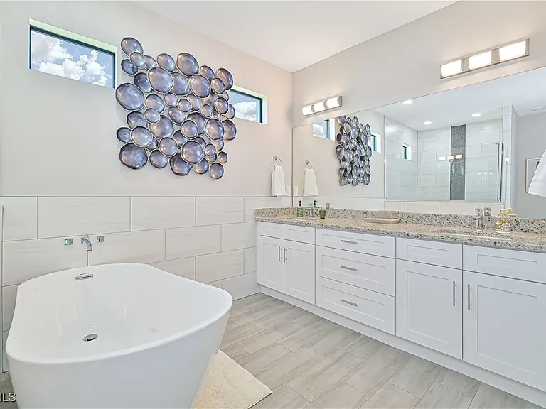 1137 SW 29th Ter — Photo 22