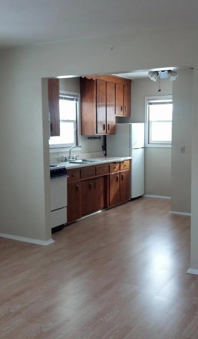 2 bed, 900 sqft, $950 — Photo 4