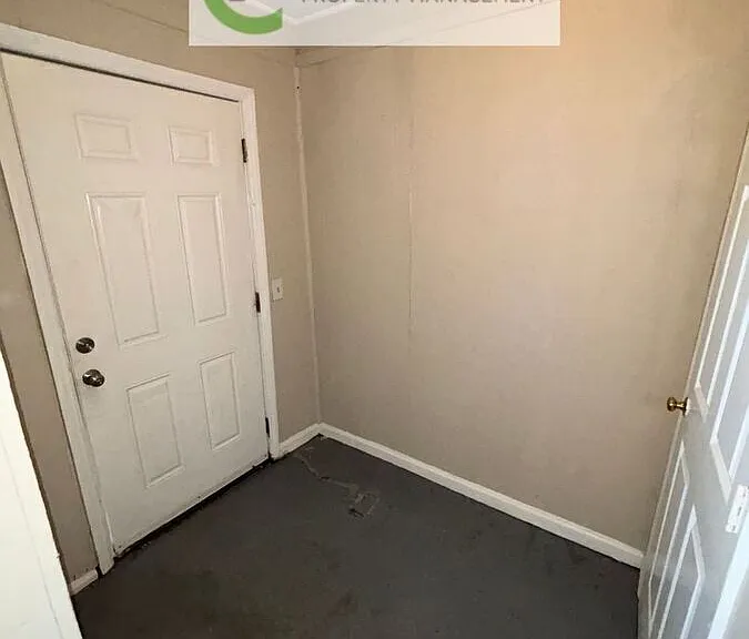 1231 E Lindsay St — Photo 4