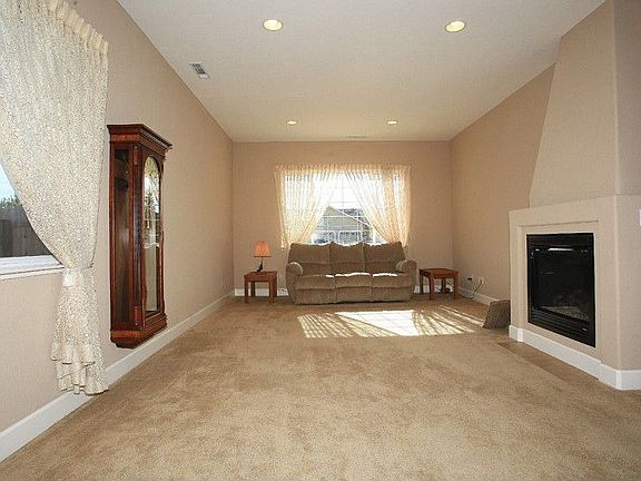 3rd image of 425 Rosetta Stone Dr