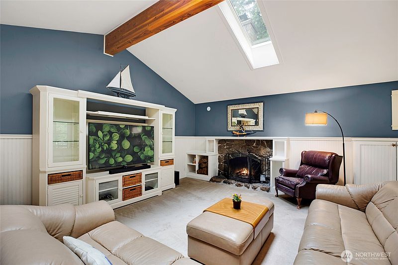 4th image of 4320 Palomino Drive NE