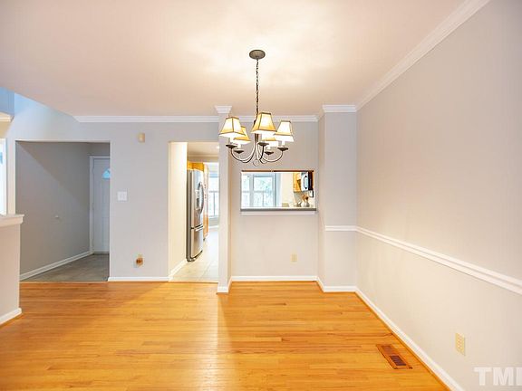 5th image of 214 Kirkwood Dr