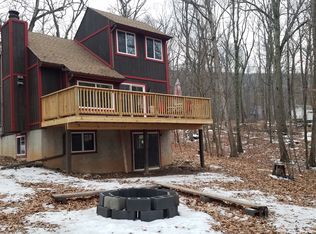 792 Huckleberry Dr, Gerrardstown, WV 25420