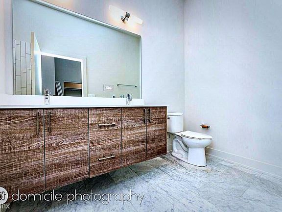 3rd image of 847 N Larrabee St #1FF