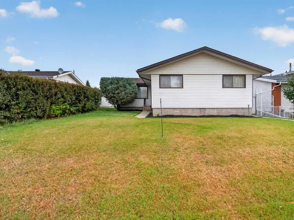 8628 135th Ave NW, Edmonton, AB T5E 1N2