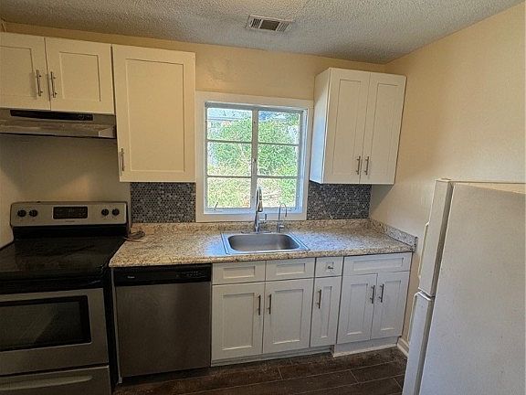 4th image of 3408 E Reynolds St