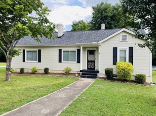 4 Love Dr, Travelers Rest, SC 29690