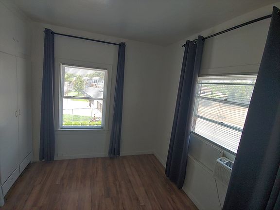 5th image of 3915 Broadway