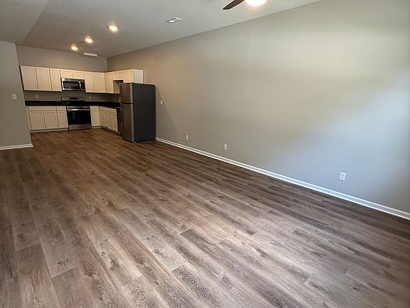 4th image of 1301 McKee St #102