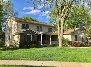 6 Hunters Pl, Iowa City, IA 52246