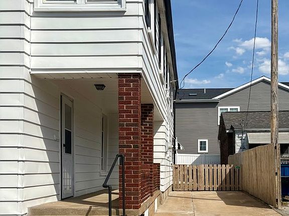 2nd image of 1928 Macklind Ave
