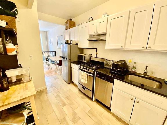 5th image of 462 6th St APT 1