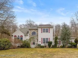 14 Skyler Ct, Oak Ridge, NJ 07438