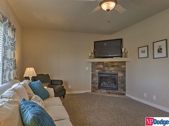 3rd image of 17402 Browne St