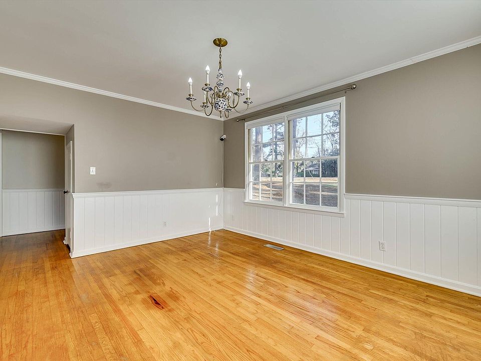 23rd image of 134 Lake Bluff Drive