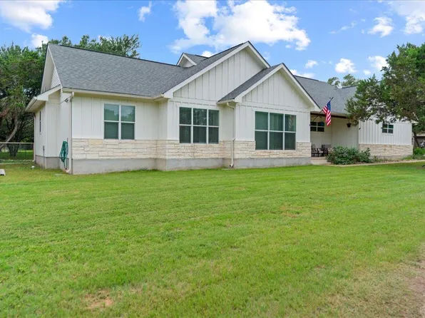 1 Agarita Cir, Wimberley, TX 78676