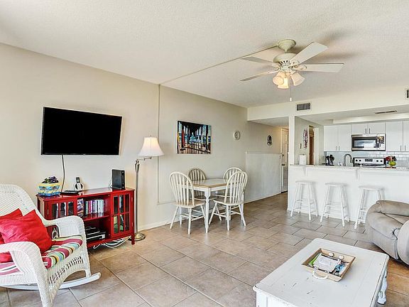 5th image of 3150 S Fletcher Ave APT 403