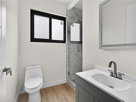 3rd image of 24676 Woodward Ave #B