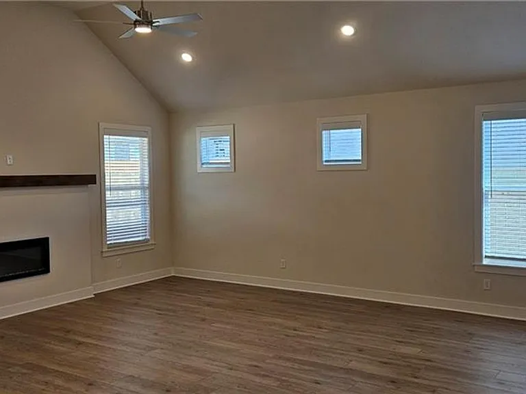 488 S Calico — Photo 5