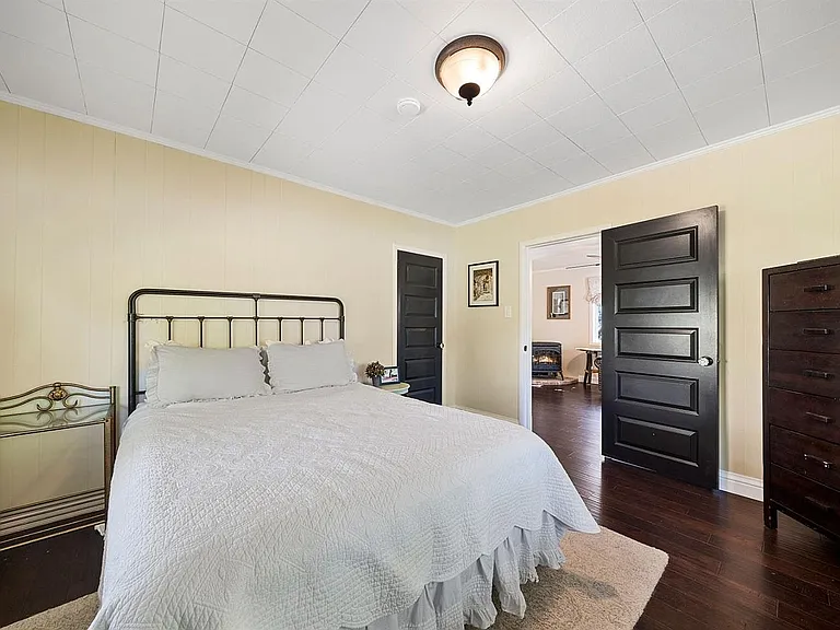 Front Bedroom