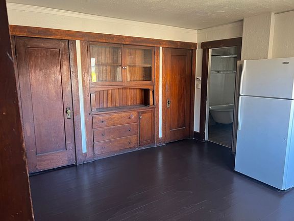 2nd image of 621 1st St Unit 1