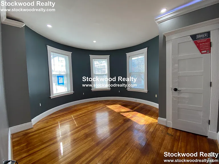25 Hinckley St #3 — Photo 12