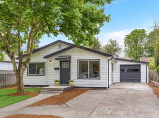 952 NE Winona St, Portland, OR 97211