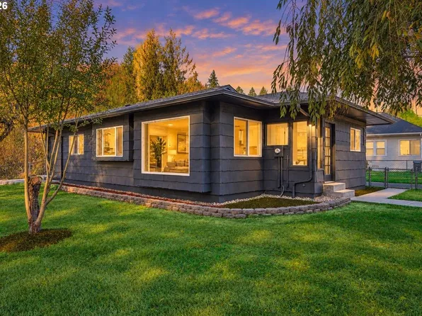 418 SW Canyon Loop, Winlock, WA 98596