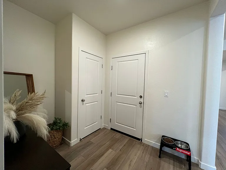 1869 W Graham St — Photo 10