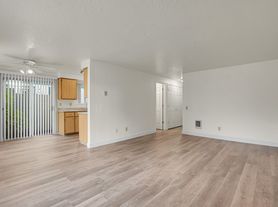 Carlton Square Apartments