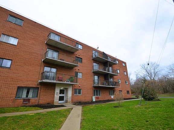 2nd image of 2937 Westbrook Dr APT A-422