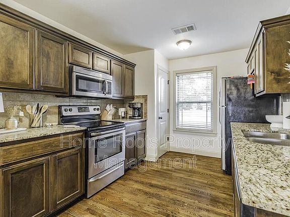 4th image of 2401 S 11th Pl