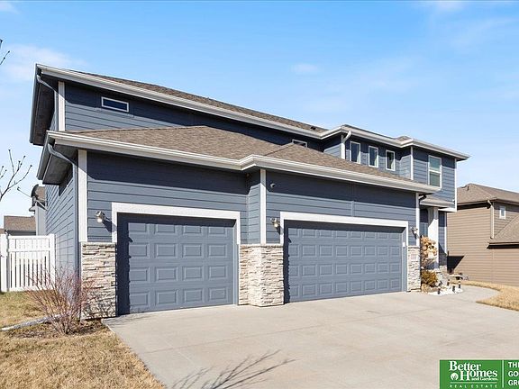 3rd image of 11606 S 110th St
