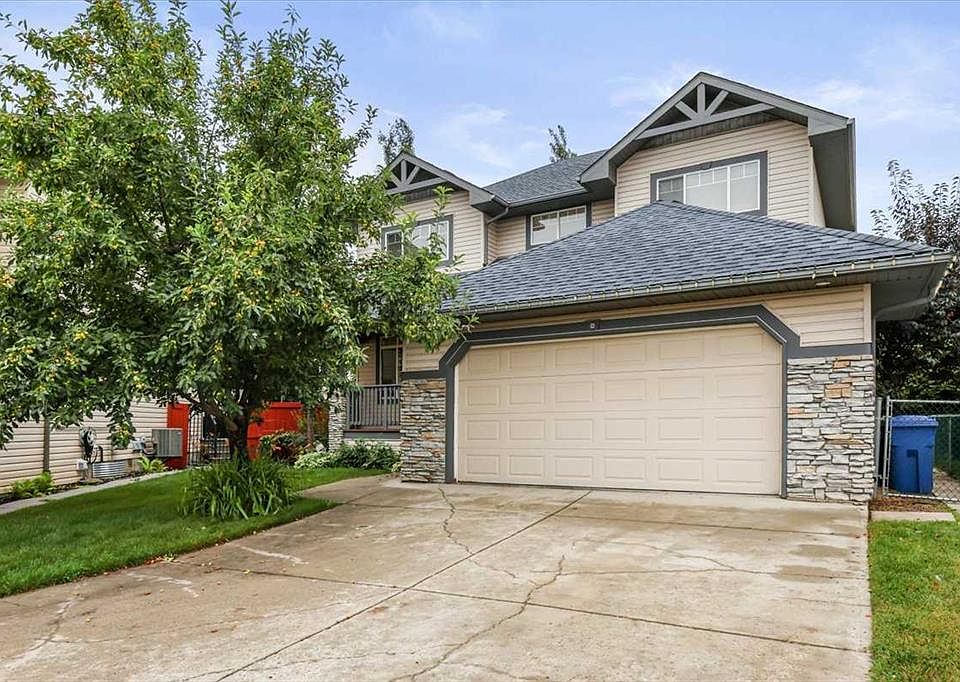 1st image of 765 Qualicum Beach Bay