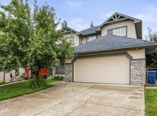 765 Qualicum Beach Bay, Chestermere, AB T1X1J1