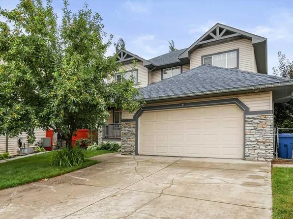 765 Qualicum Beach Bay, Chestermere, AB T1X 1J1