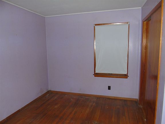 4th image of 514 Montgomery St