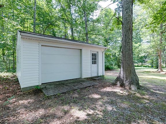 2nd image of 11201 Locust Dale Ln