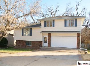 3723 Lawnwood Dr, Bellevue, NE 68123