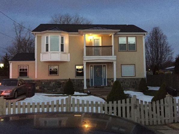 5534 Burgundy Pl