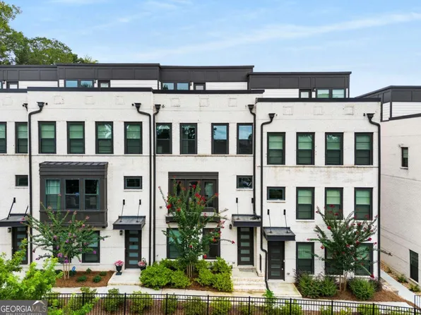 517 Whitlox Rd NW, Atlanta, GA 30318