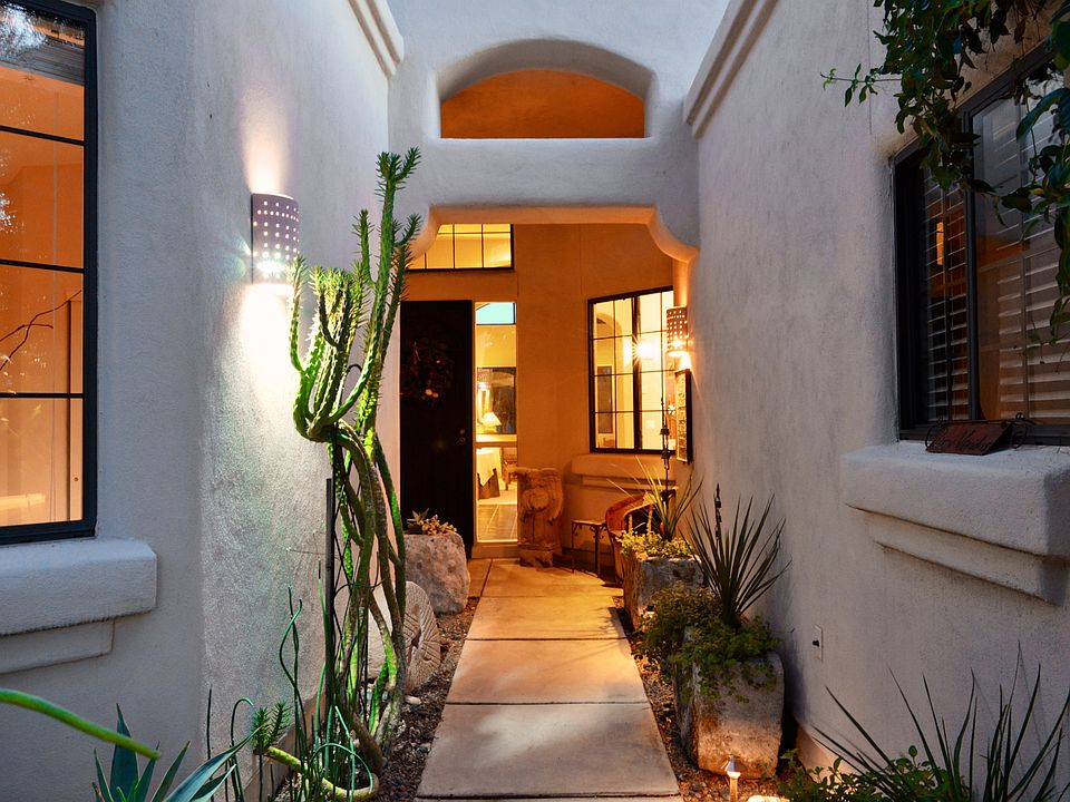Entry Courtyard