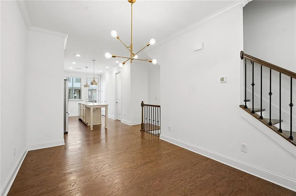 3 bed, 3.5 bath, 1680 sqft, $3,200 — Photo 2